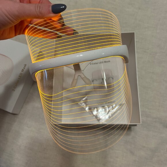 LED Light Facial Mask - Picture 1 of 5